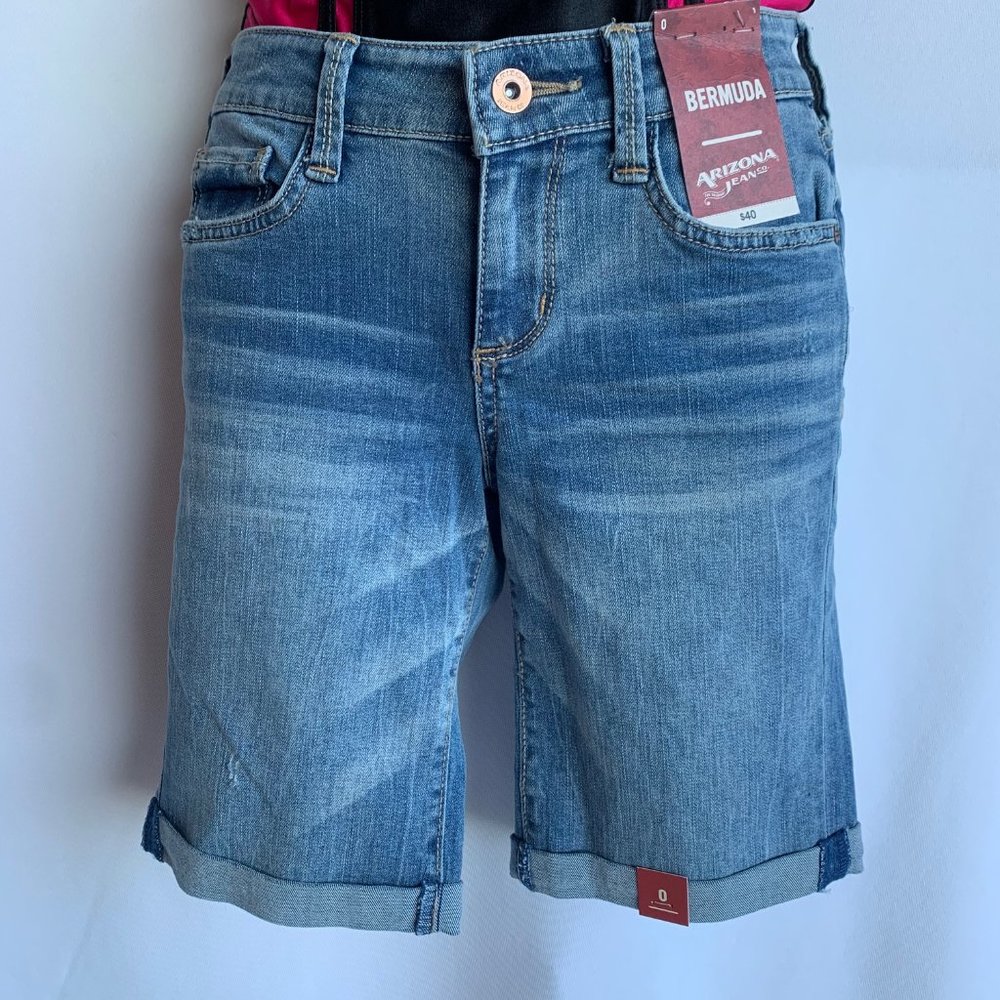 Arizona Jeans Company Bermuda shorts size 0 NWT